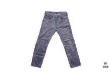 Load image into Gallery viewer, ZELISTRESSED THRIFTED JEANS